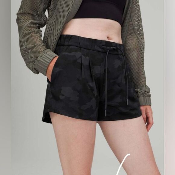 Heritage Camo Lululemon Stroll At Sundown Shorts - Picture 1 of 6